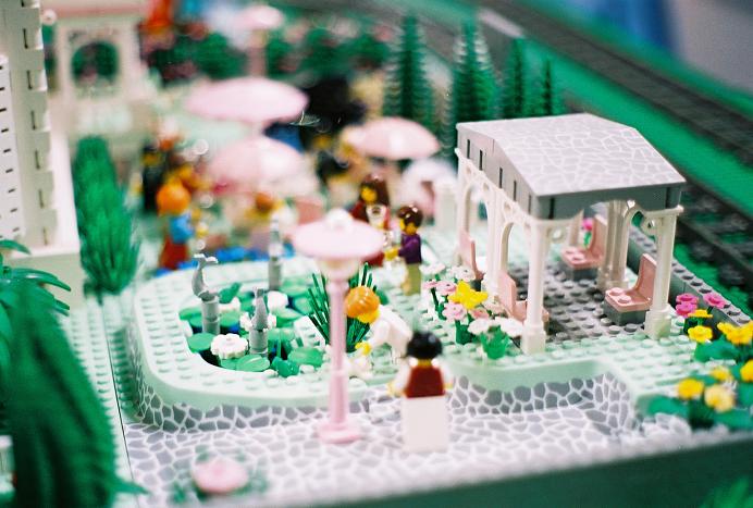 gardenparty02.jpg