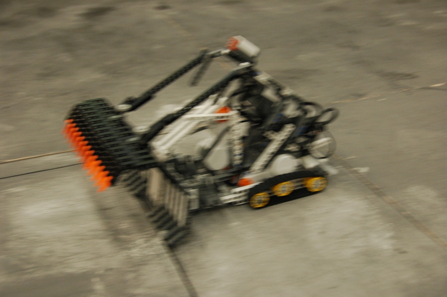 dsc_1687-speeding_nxt-grabber.jpg