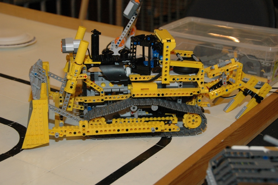 dsc_1709-nxt-bulldozer-martyn.jpg
