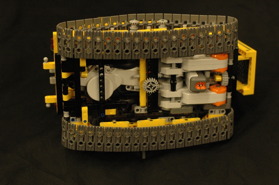 dsc_4546-nxt-bulldozer-under.jpg