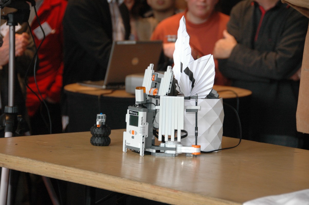 021-robot-dsc_3180-s.jpg