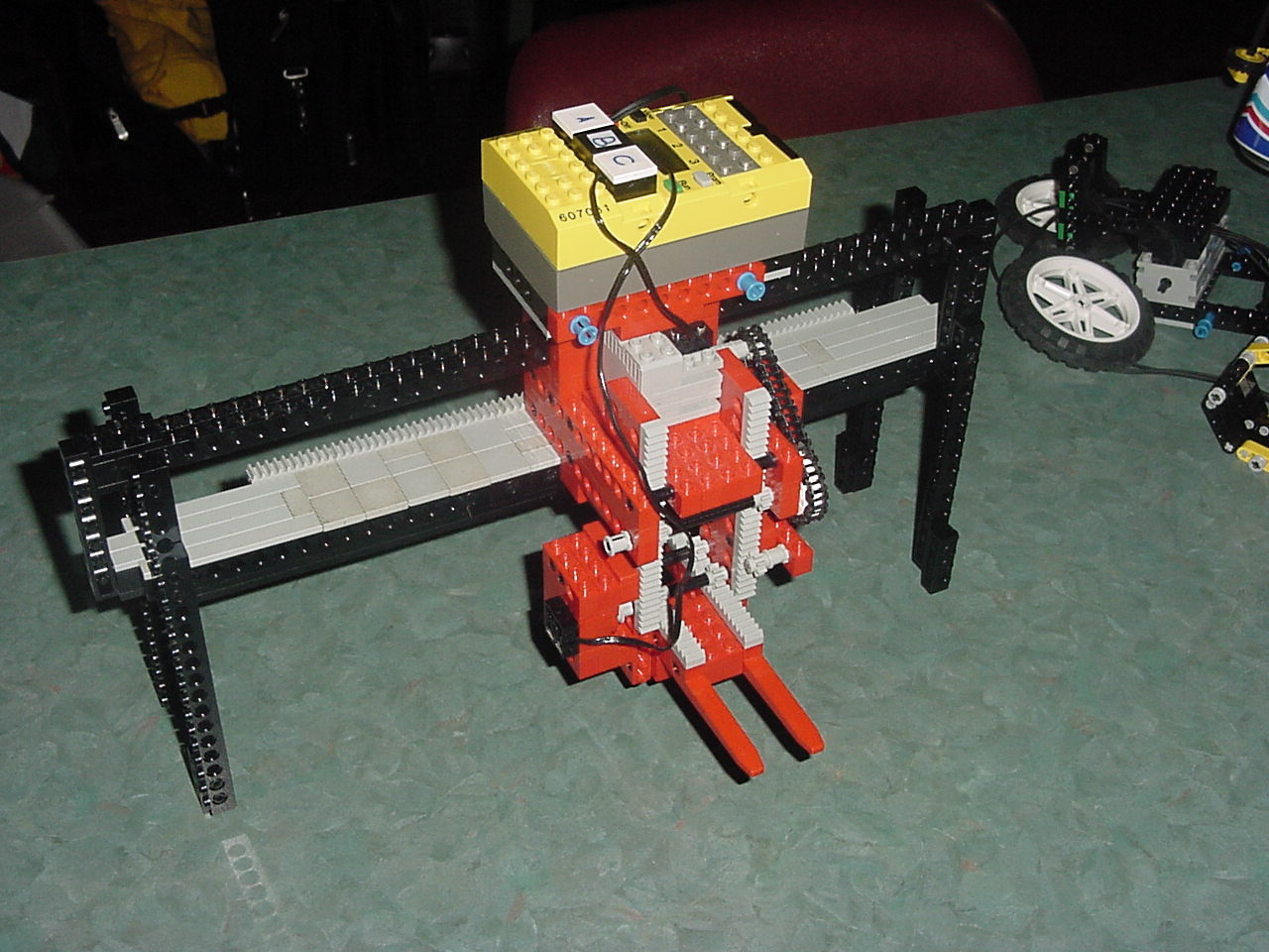 43-mvc-755f_xyz_robot.jpg