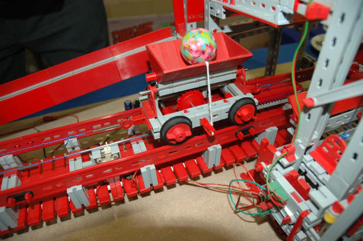 ft_ball_machine_2.jpg