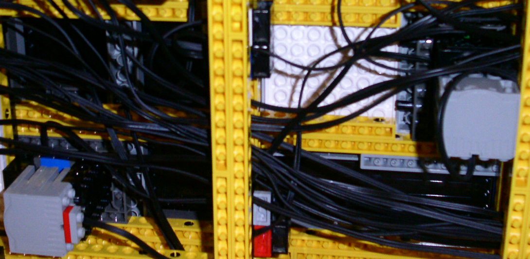 some_wires_bot_pict0068.jpg