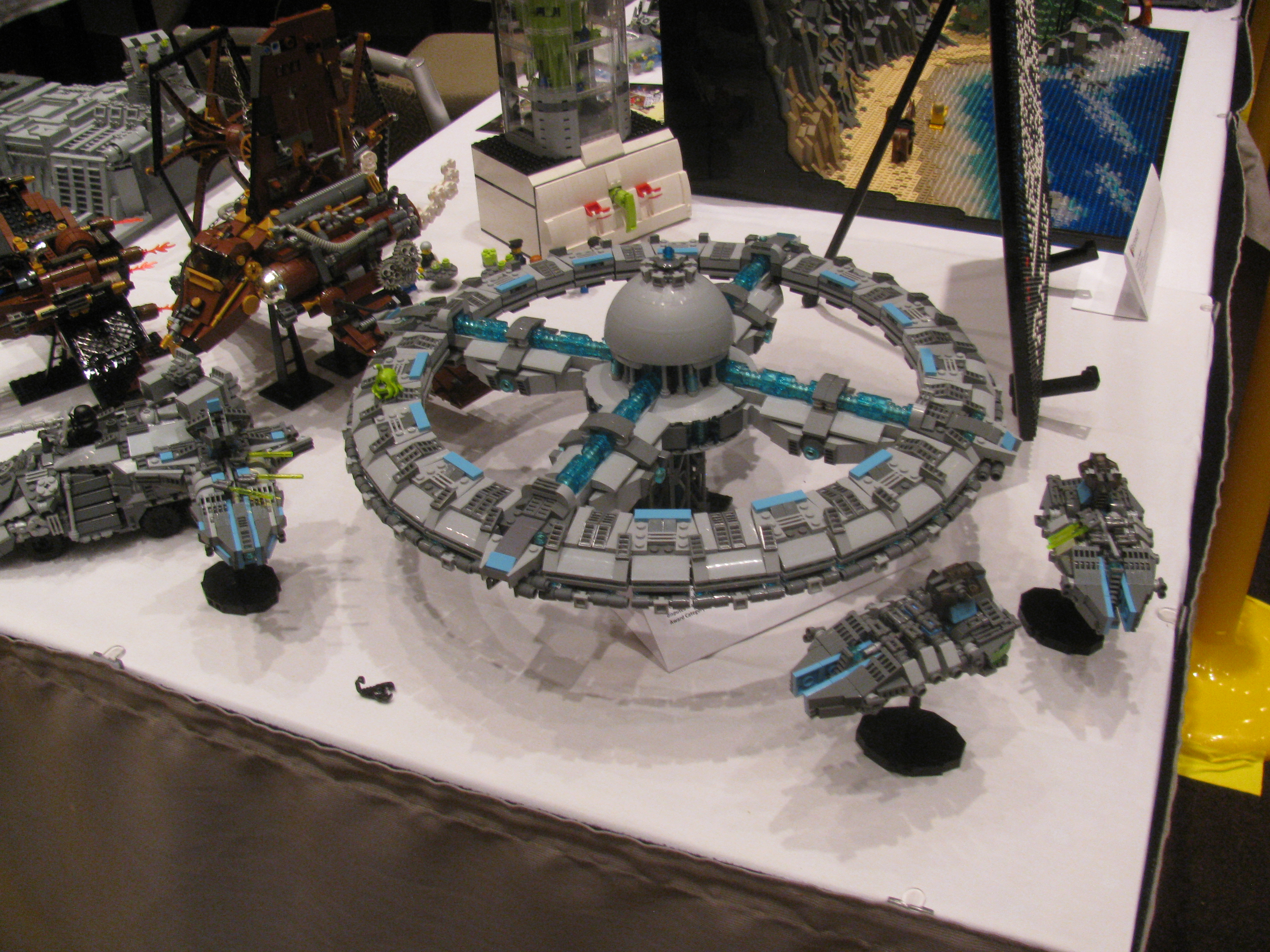 brickworld_2012_400.jpg