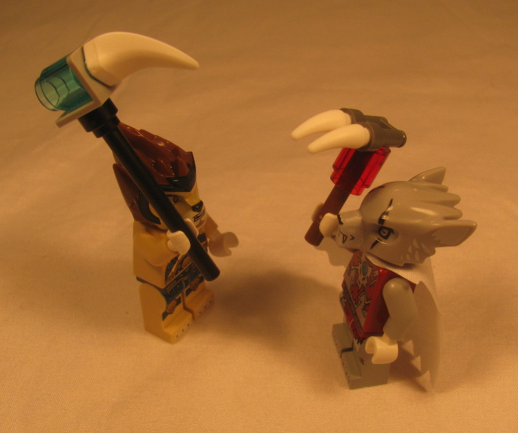 eagles_castle_review_-_38_-_figures_fighting_with_weapons.jpg