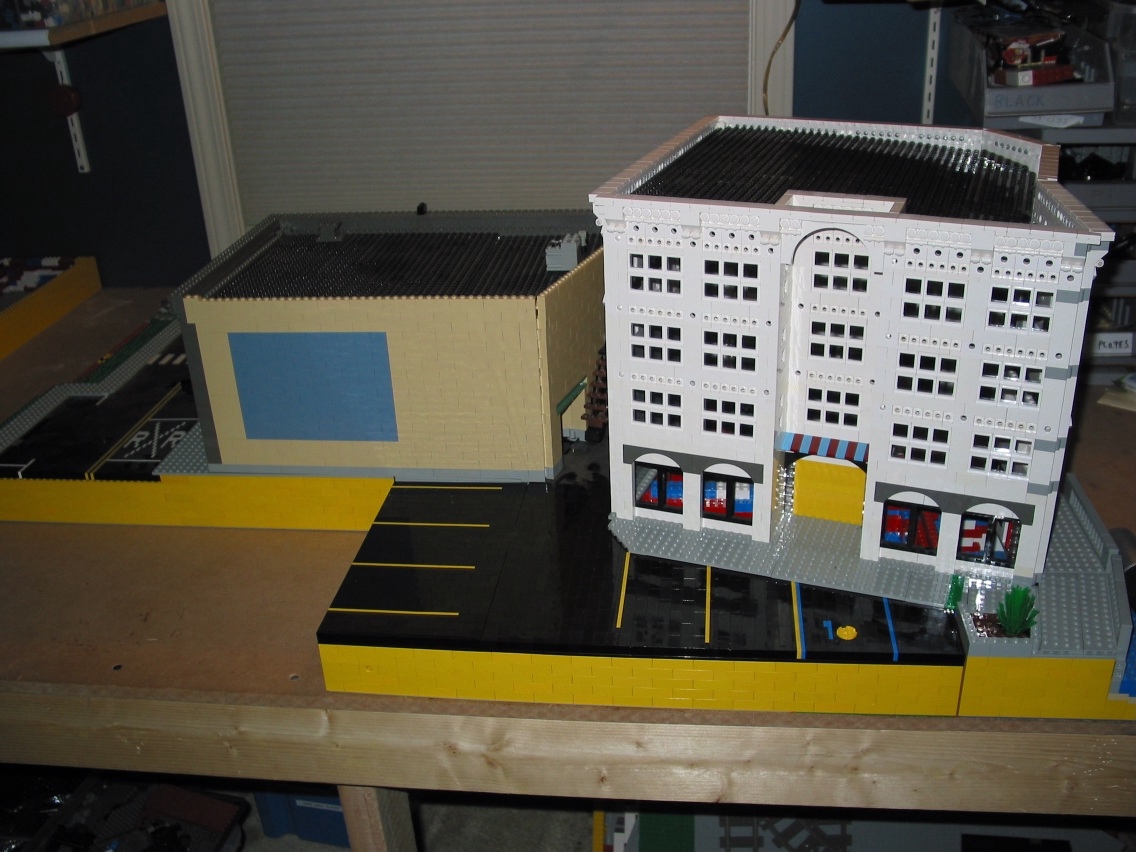 backside_parking.jpg