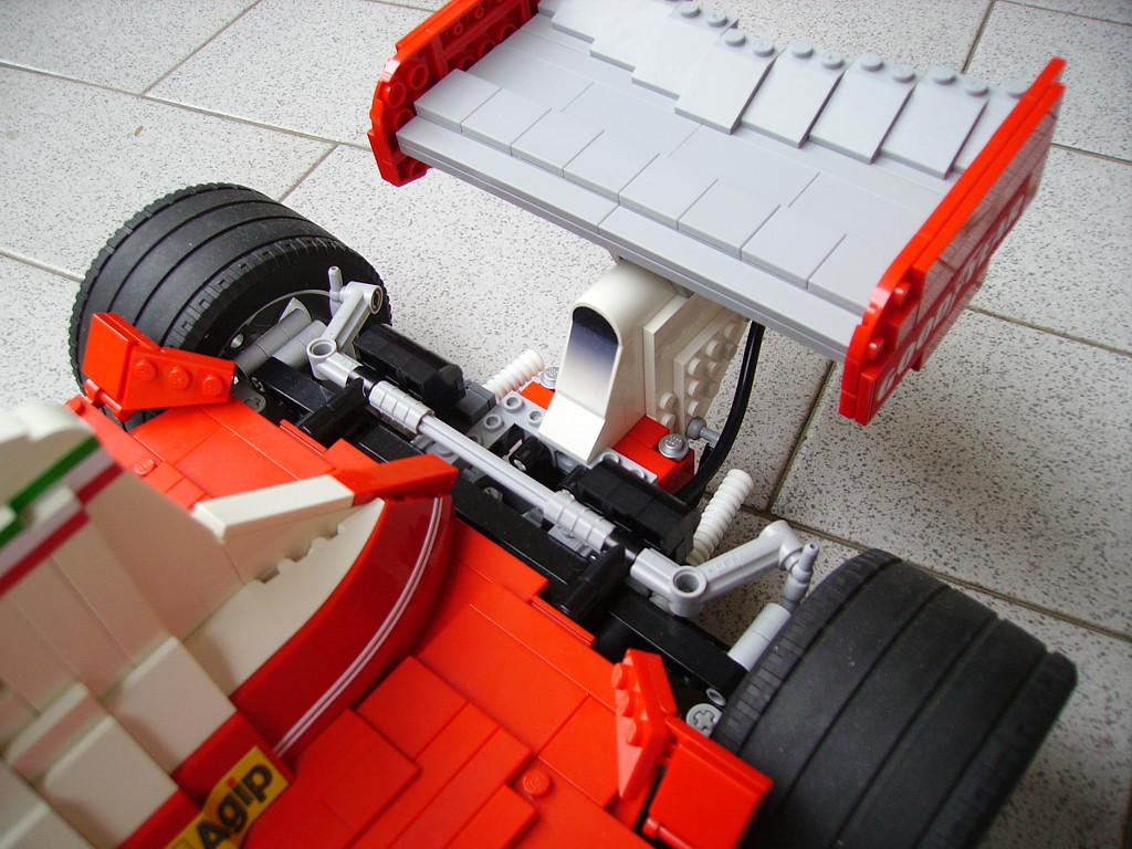 lego_ferrari_312t_2008_035.jpg