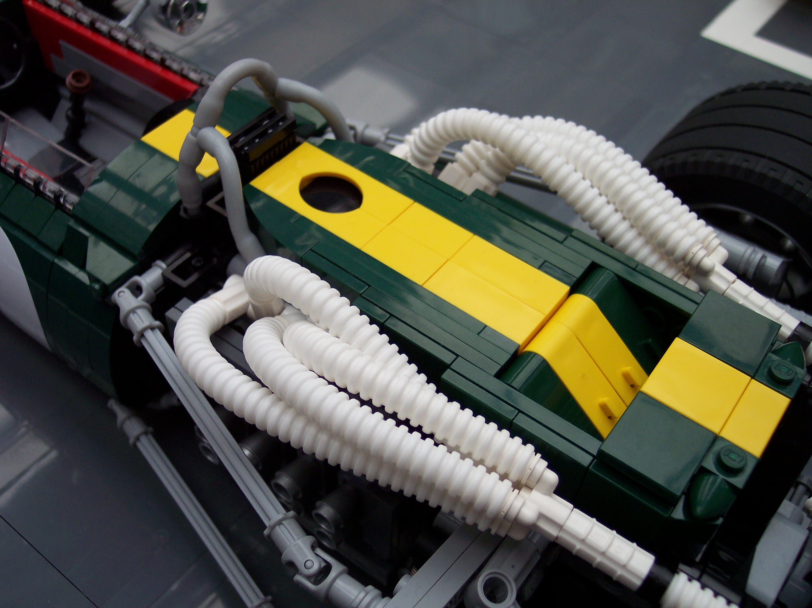 lego_lotus_43_brm_h16_2010_013.jpg