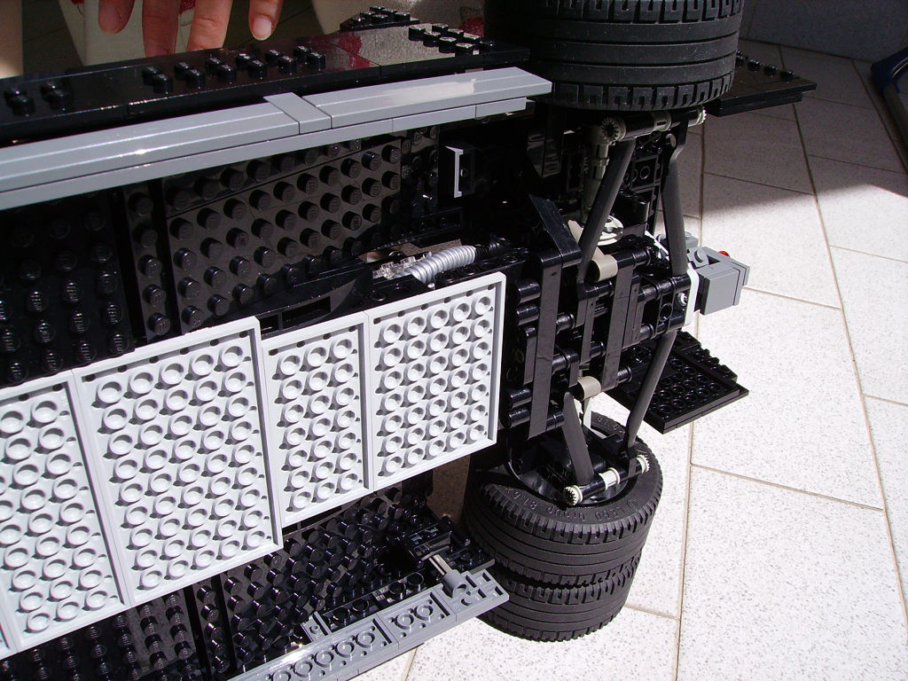 lotus_79_2006_32.jpg