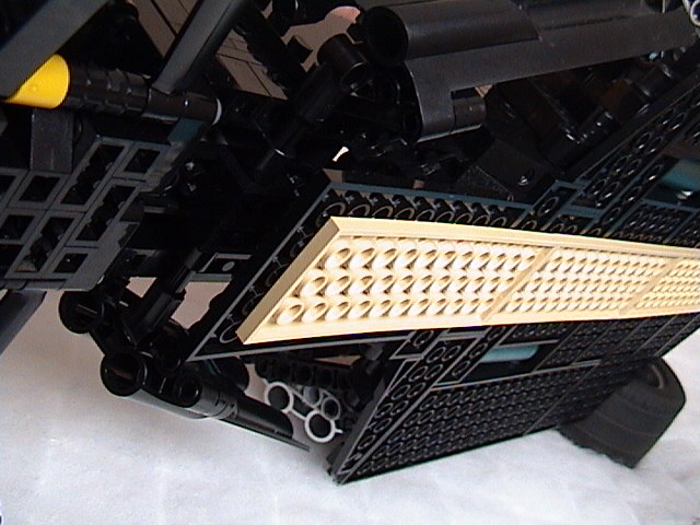 mp4-20_sliding_plate.jpg