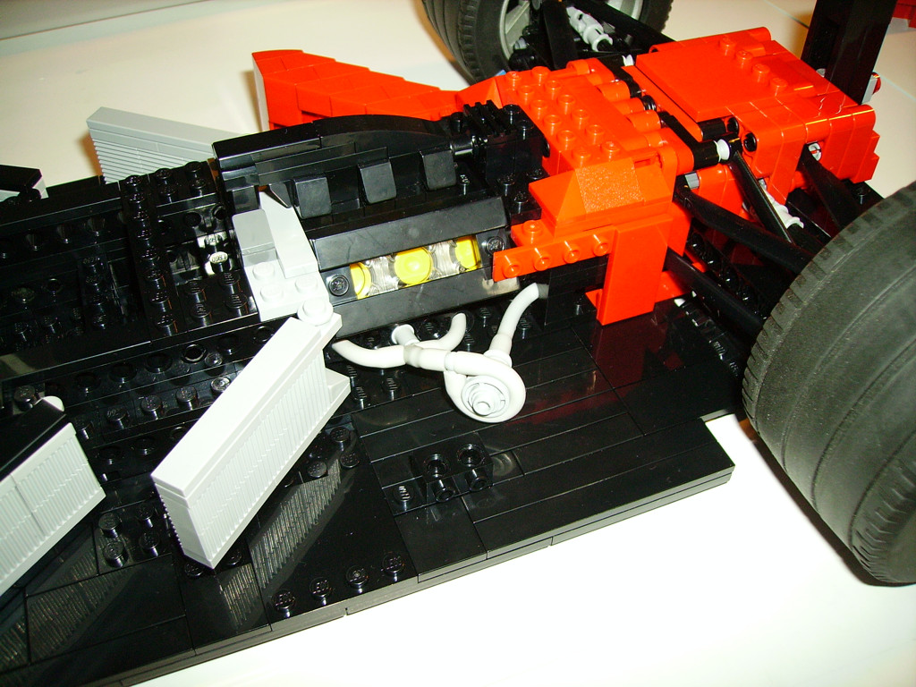 lego_mclaren_mp4-4_wip_050.jpg