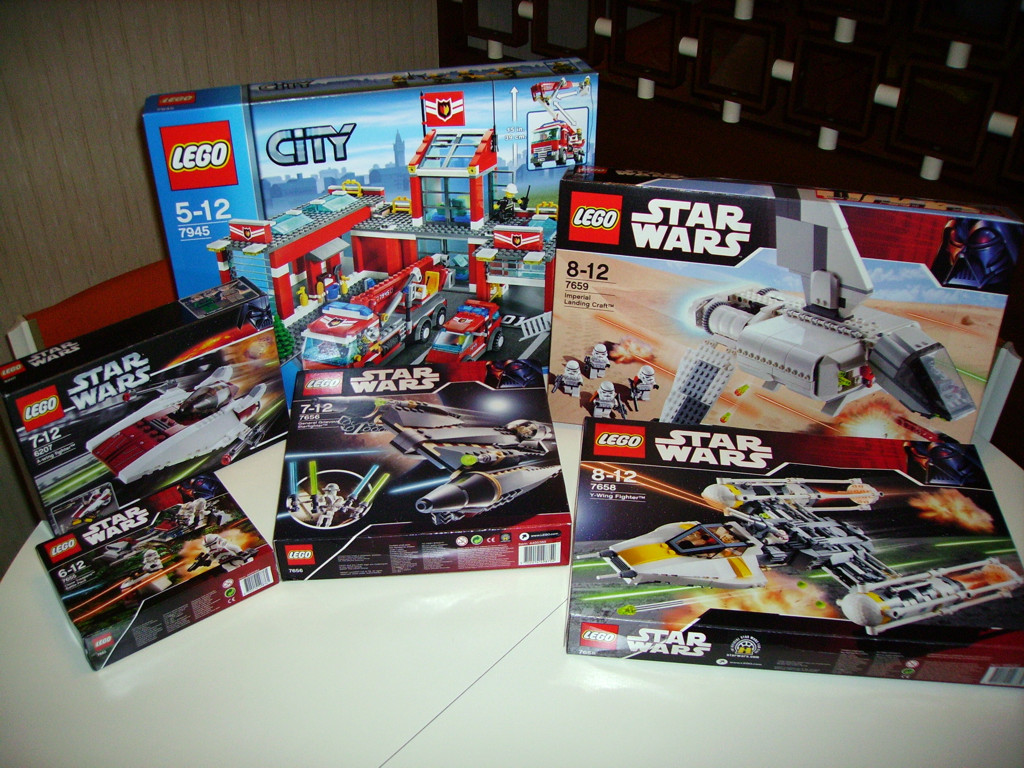 lego_boxes_january_2007_001.jpg