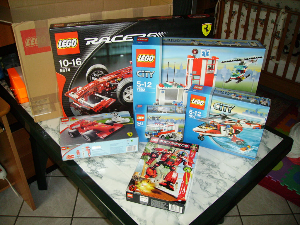 lego_boxes_june_2006.jpg