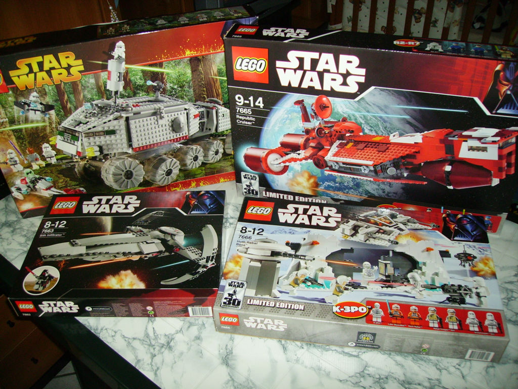 lego_boxes_sept_2007_001.jpg