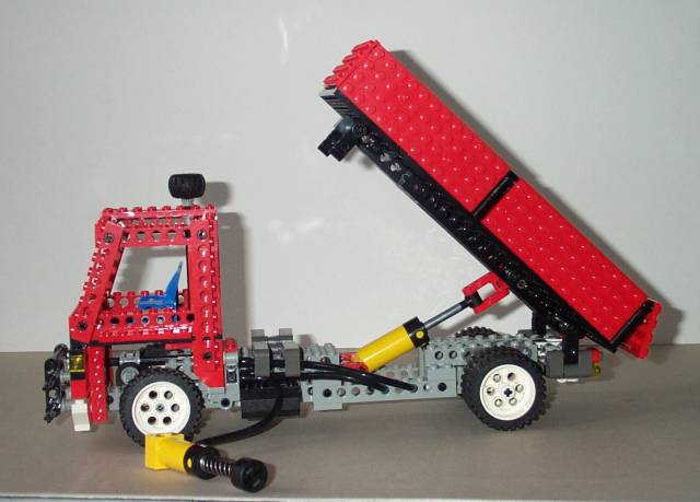 8872_015_unloading.jpg