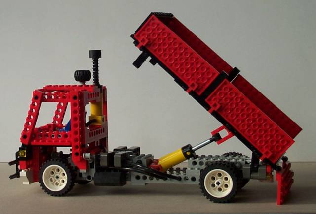 8872_017_unloading.jpg