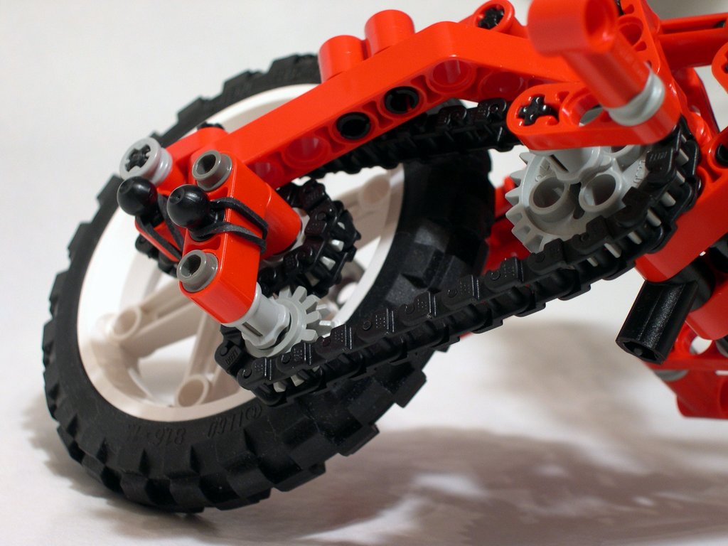 red_derailleur2.jpg