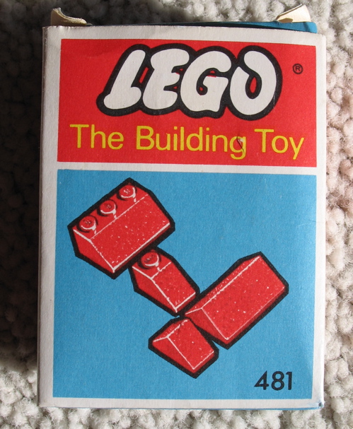 lego0481_blwhtbox_gb.jpg