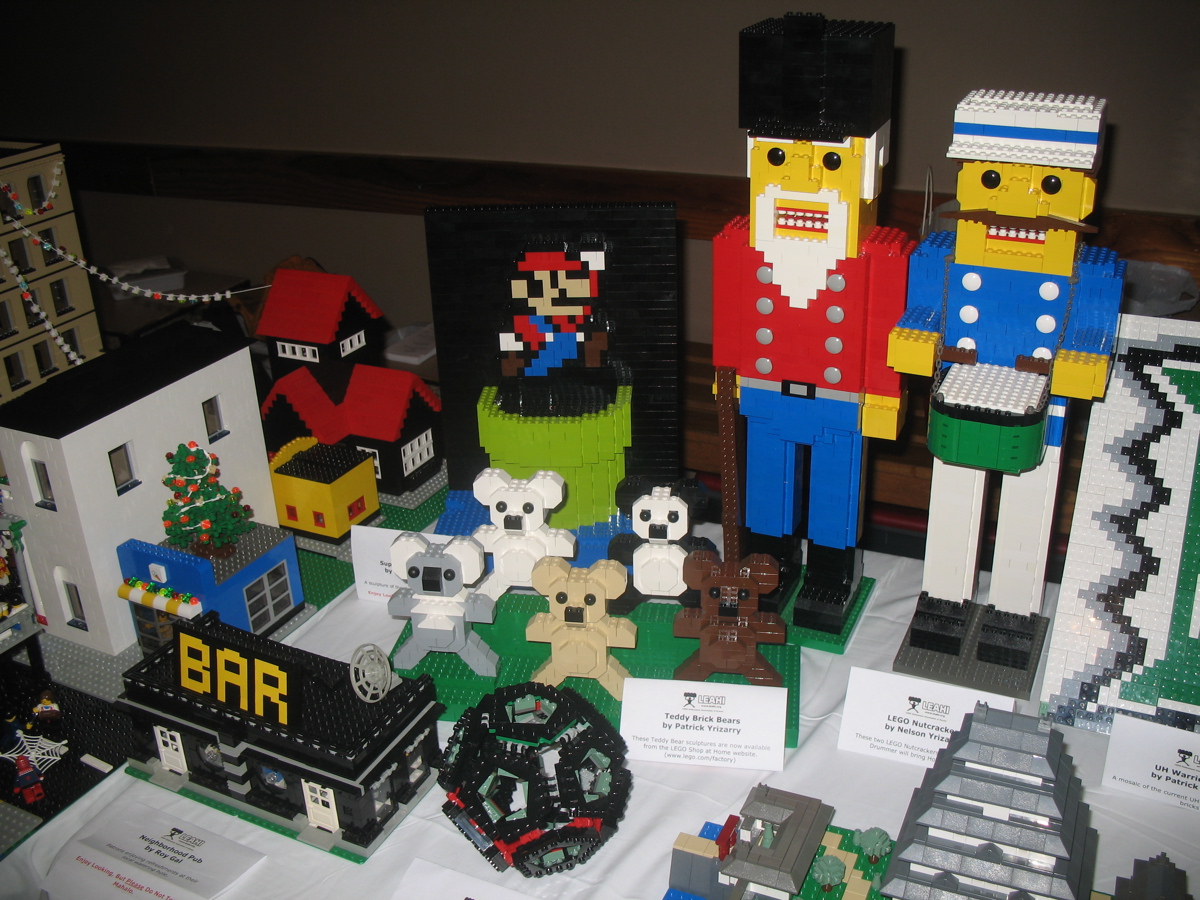 leahi_fll_nutcrackers_bears.jpg