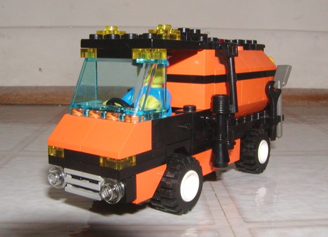 orngtruckfront.jpg