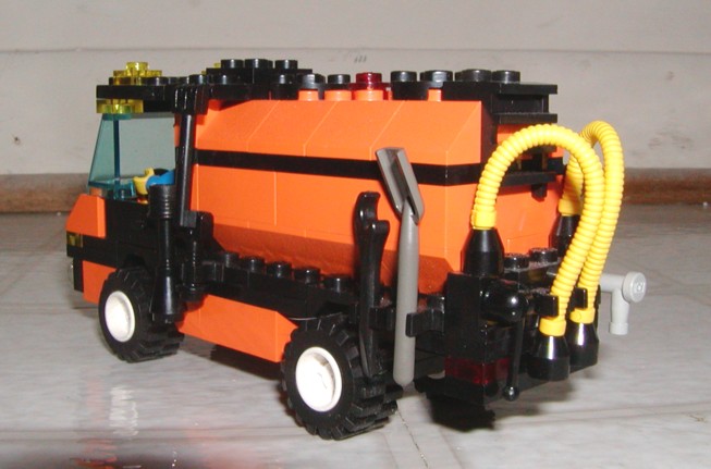 orngtruckrear.jpg