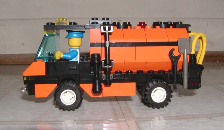 orngtruckside.jpg