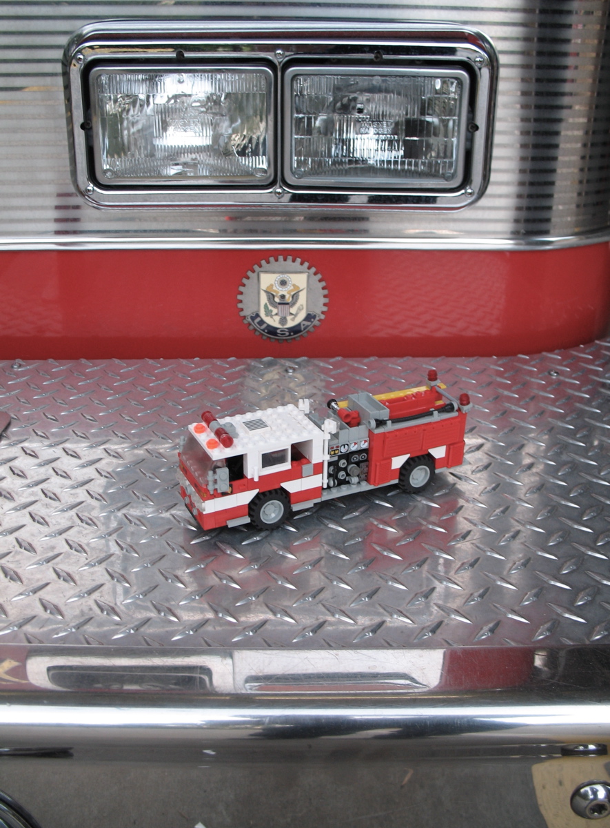 lego_e82_onreal2.jpg