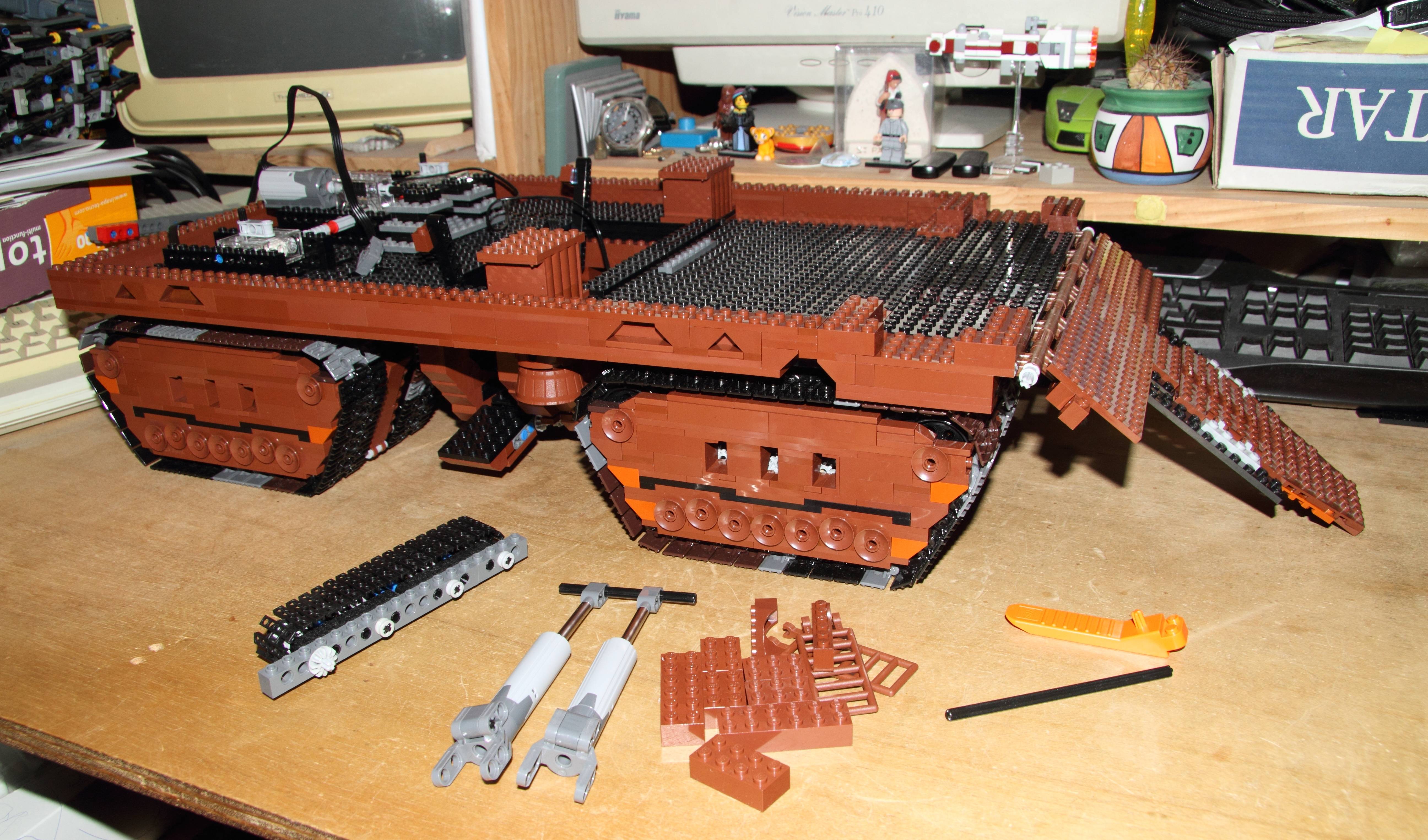 sandcrawler_v3_build-040_img_32753.jpg
