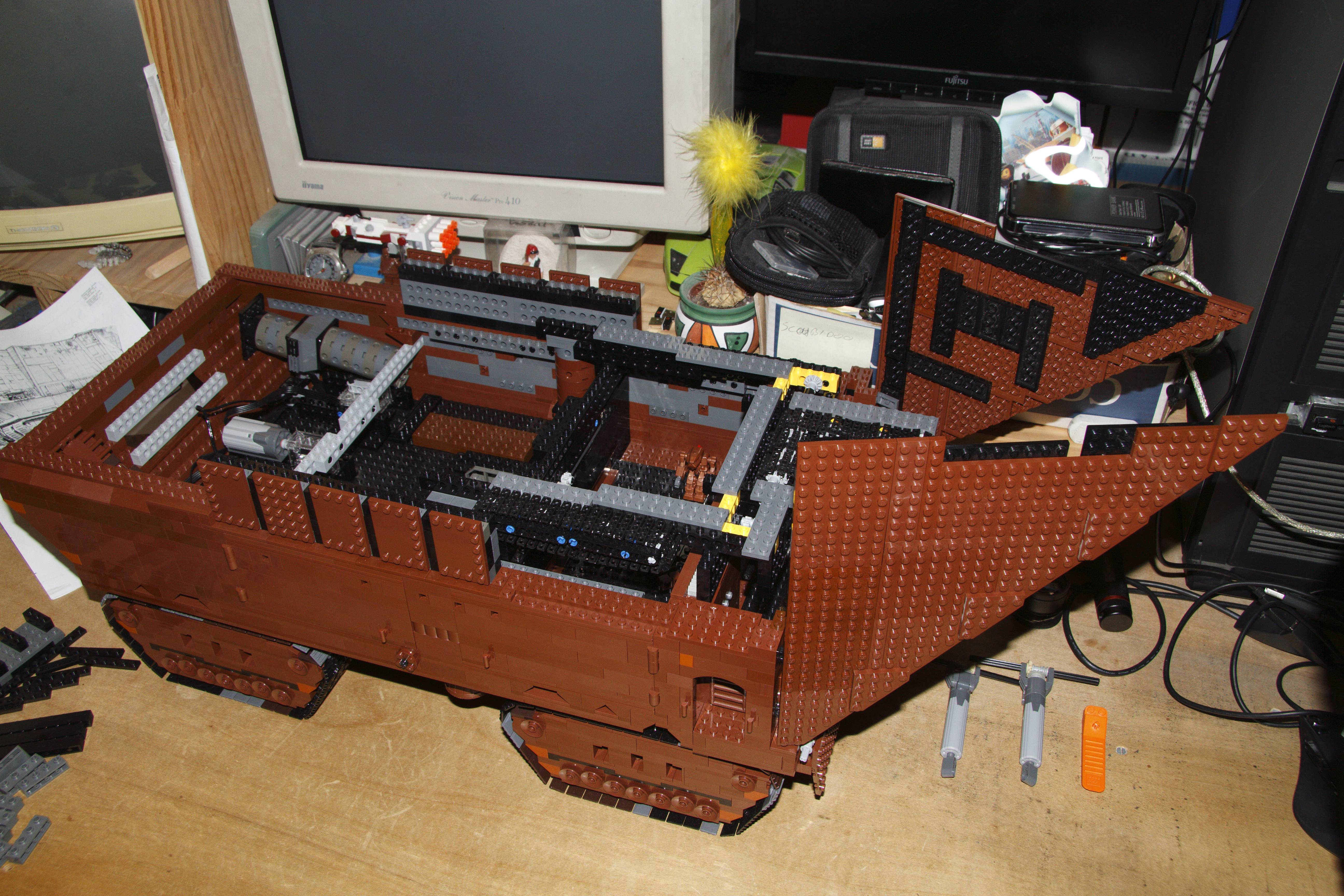 sandcrawler_v3_build-058_img_32839.jpg