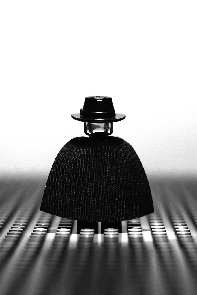 invisibleman_tras.jpg