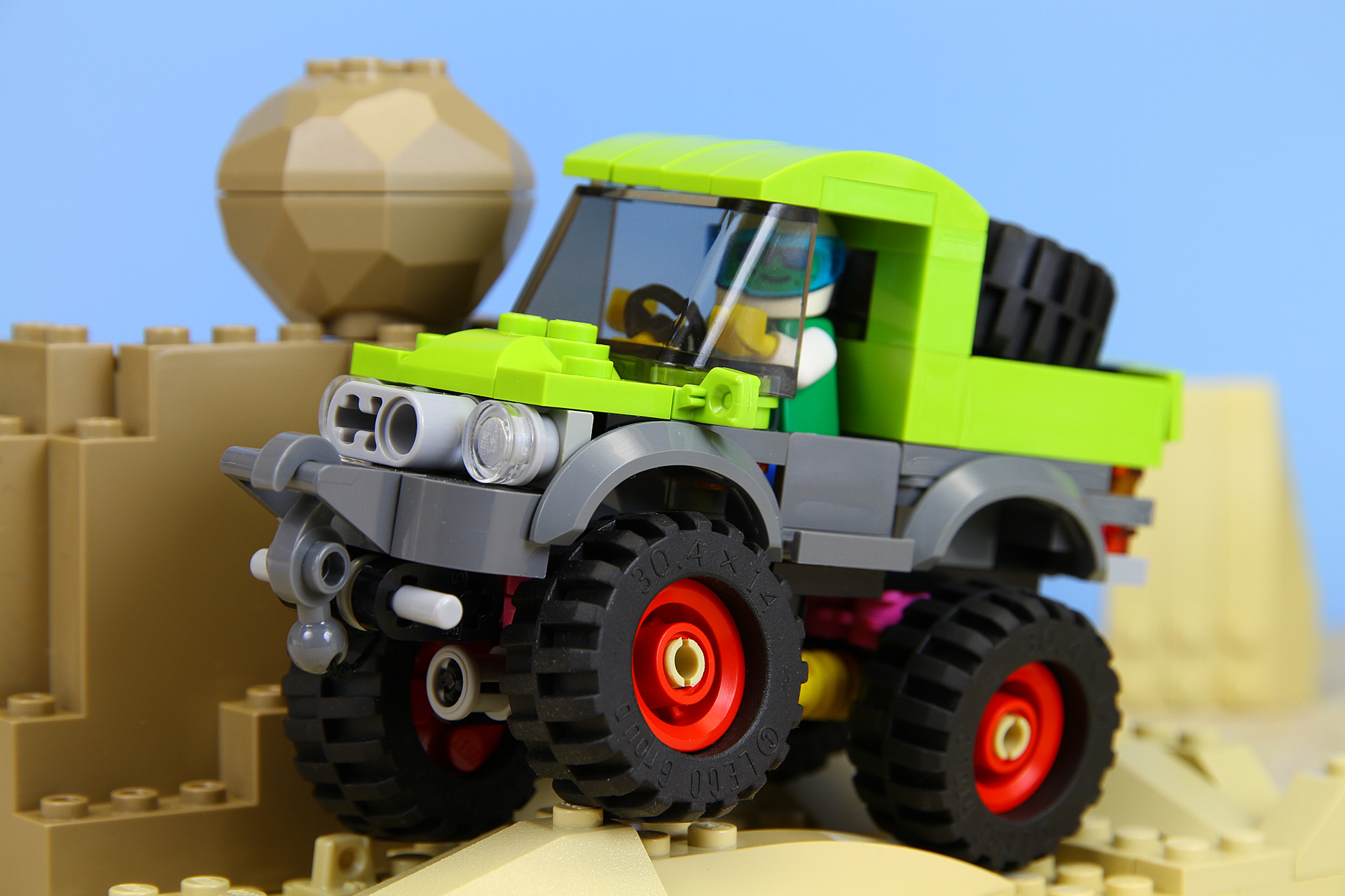 013hc-truck.jpg