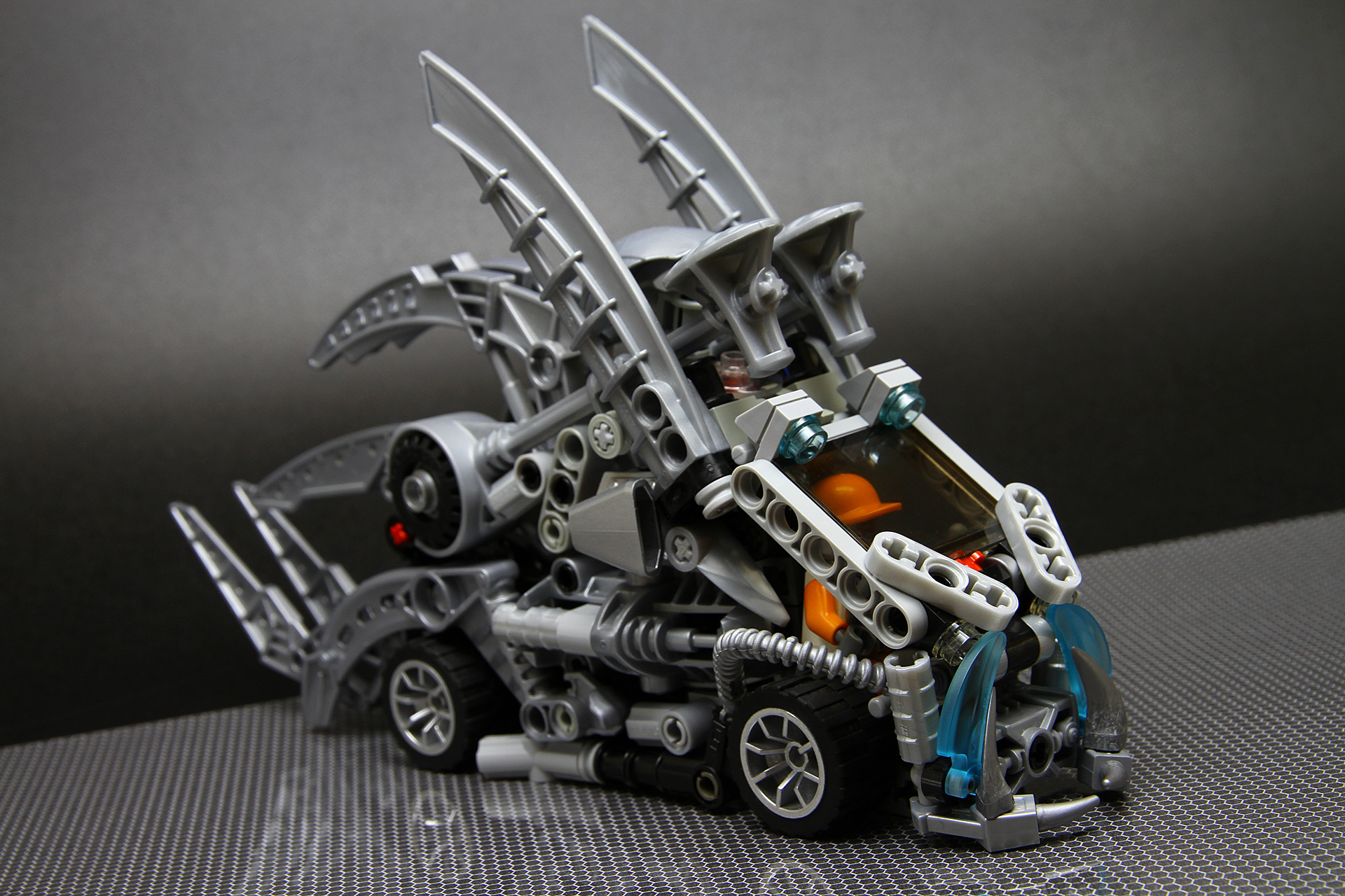 014mk.jpg