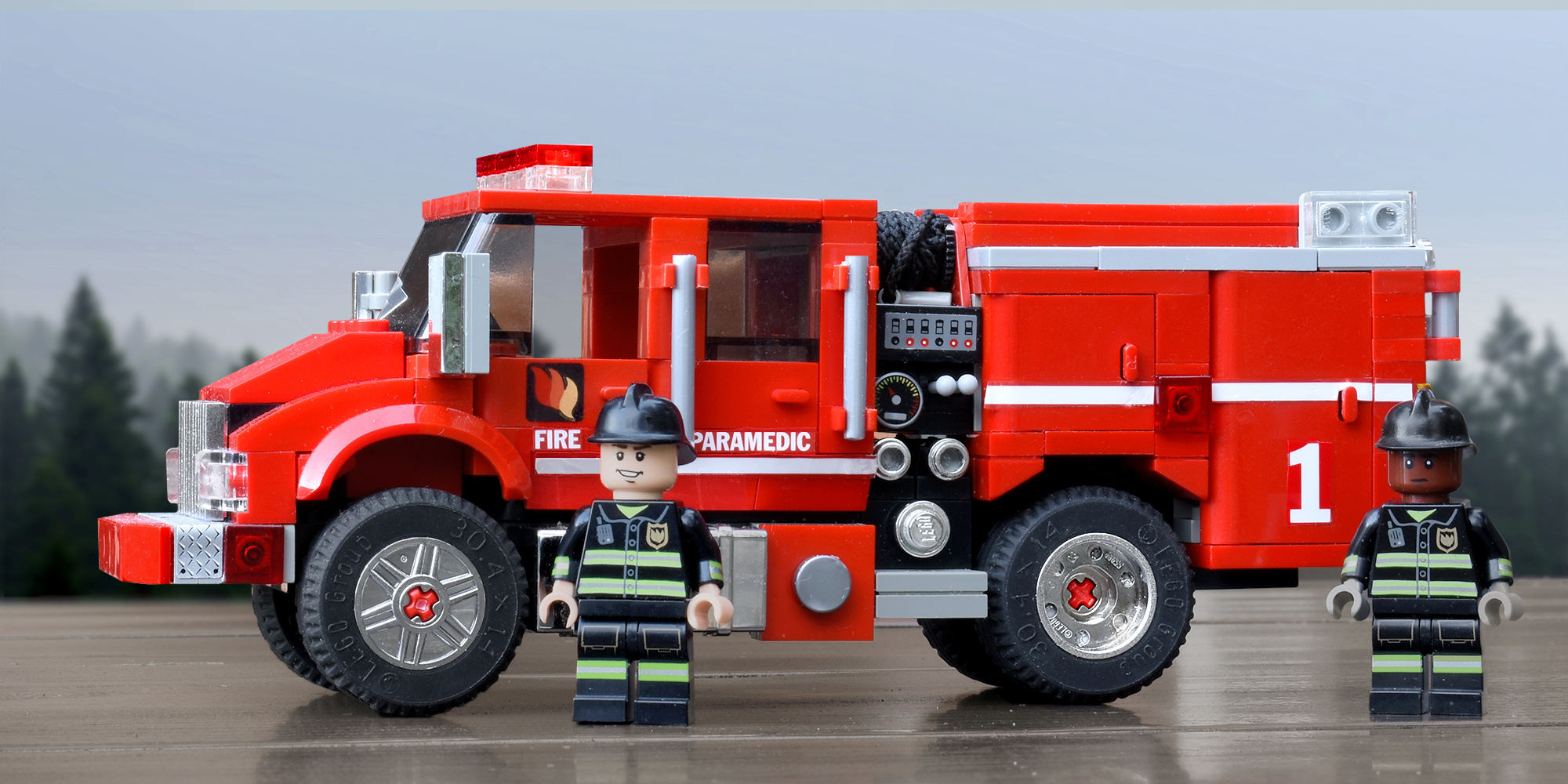 lego_brush_fire_truck_1.jpg