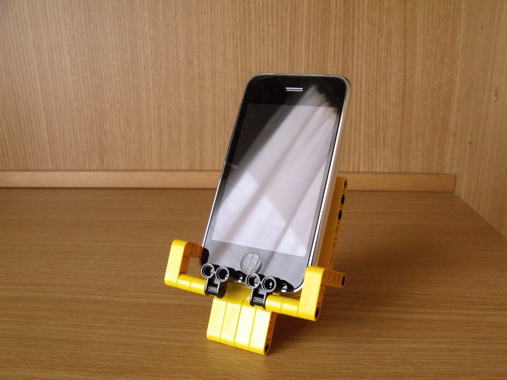 iphone_stand_01.jpg
