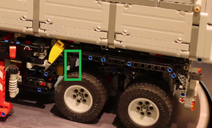 lego_42043_rear_springs2.png