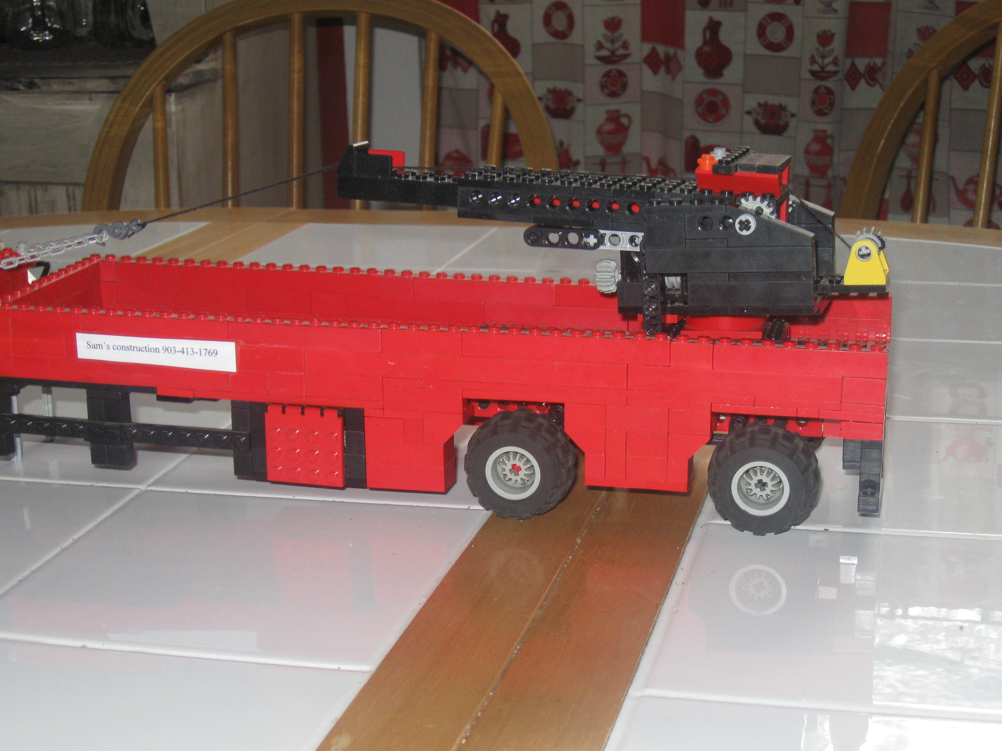 trailer_with_crane_002.jpg