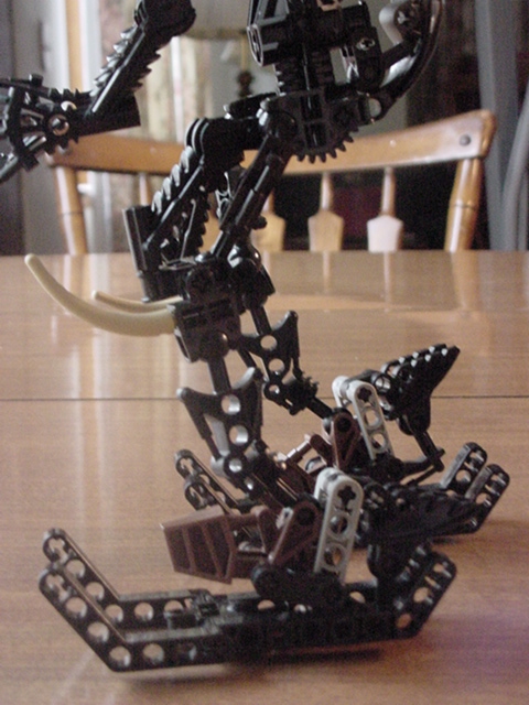 makuta-legs.jpg