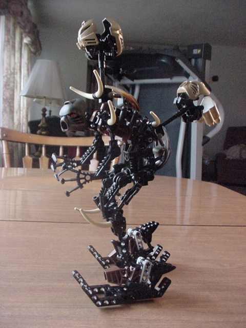 makuta-side.jpg