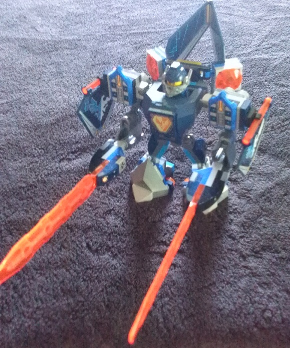 fighter_mech_fourm.jpg