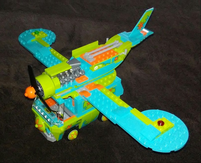 flying_mystery_machine_fourm.jpg