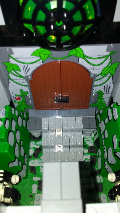izan_gate_five_fourm.jpg