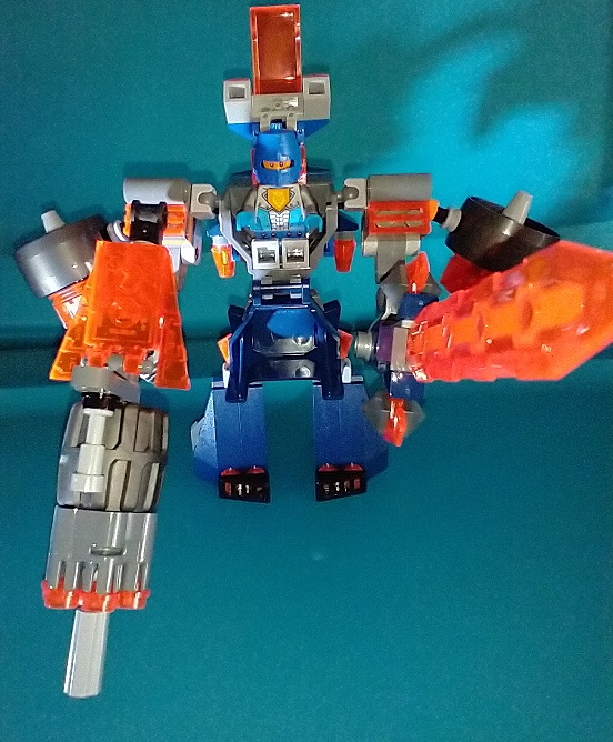 nexo_regular_mech_open_cockpit.jpg