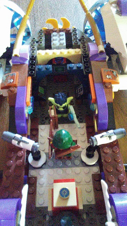 dual_airship_top_one_fourm.jpg