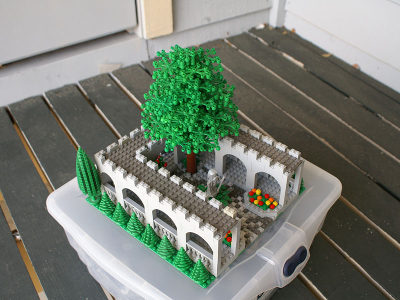 courtyard02.jpg