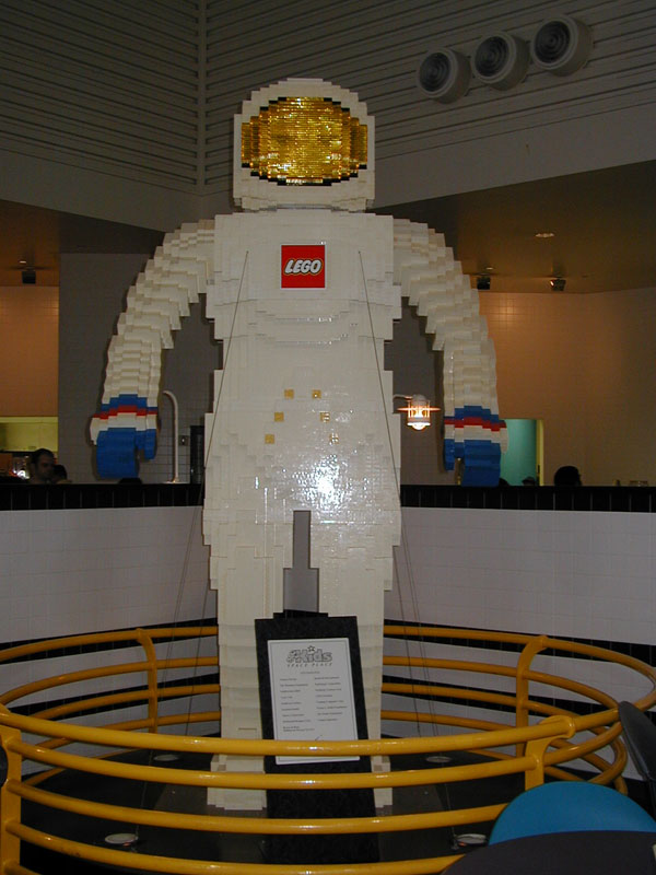 legonaut.jpg