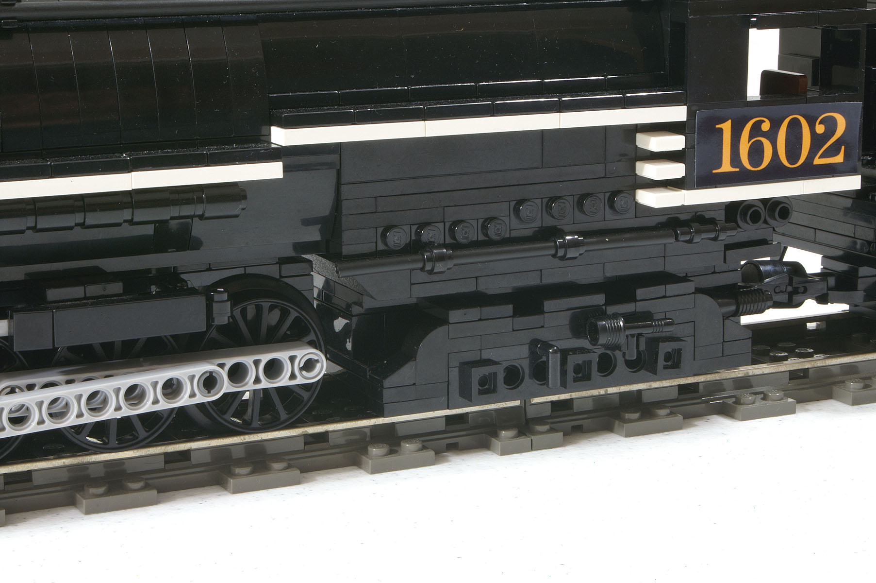 co1602_12.jpg