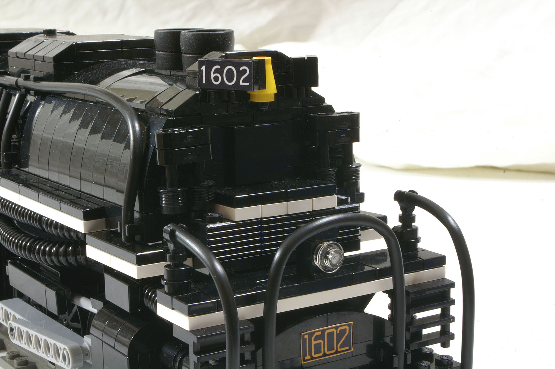 co1602_14.jpg