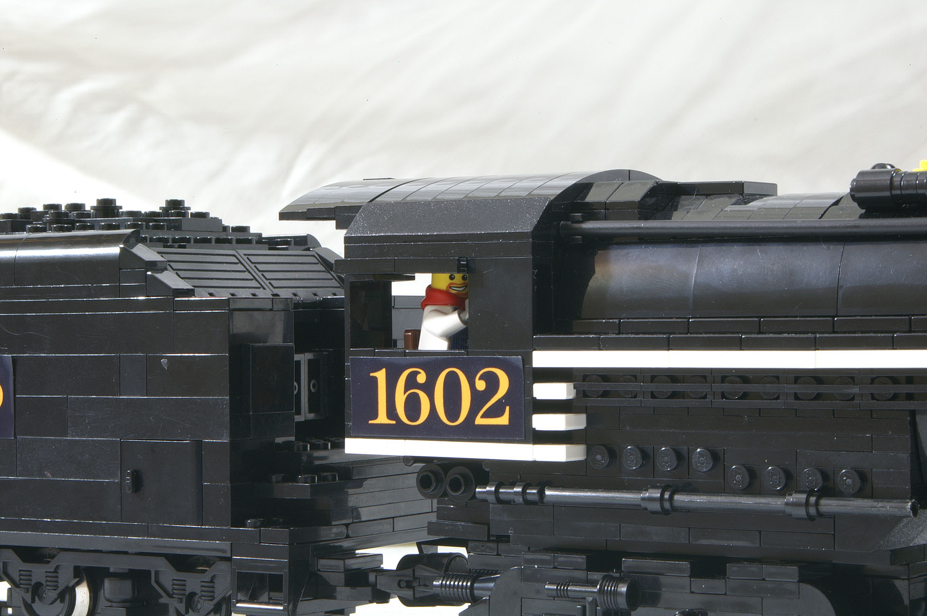 co1602_20.jpg
