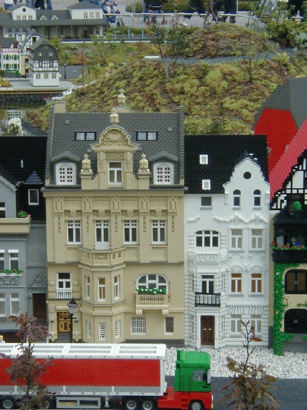 miniland4.jpg